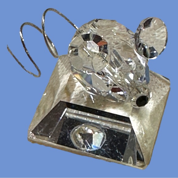 Set of 3 Miniature Crystal Figurines on Display Mirror Plate - Picture 2 of 15